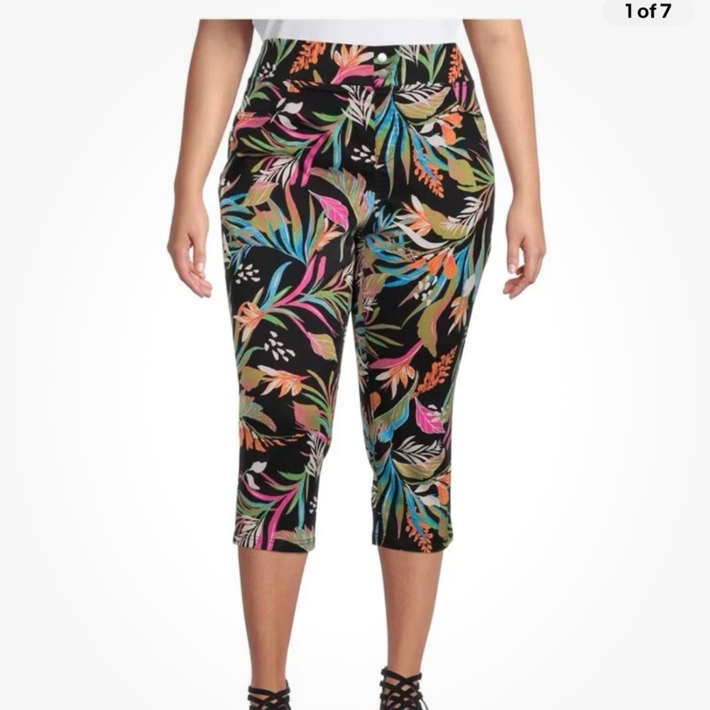 Terra and Sky Women’s Plus Tropical Capris 1X NEW